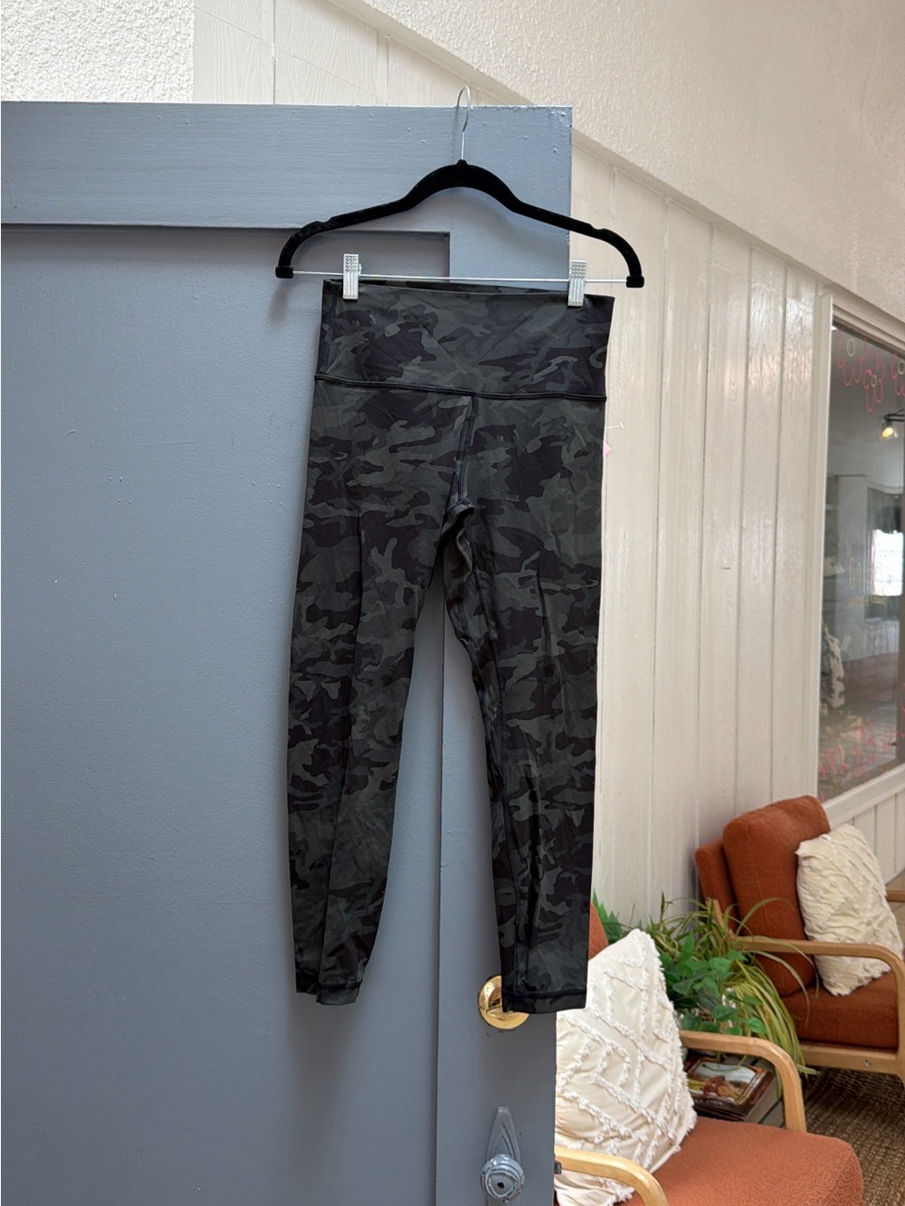 Lululemon camo legging size 8 
Dark Gray